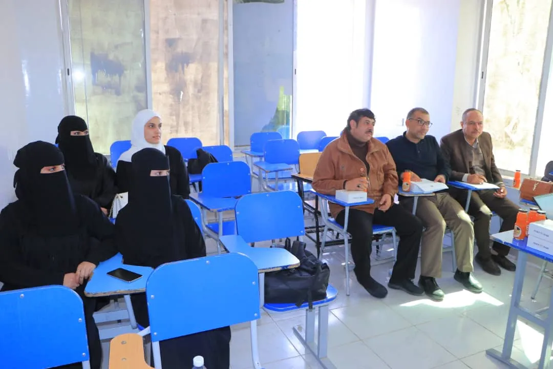 إستمرار مناقشة المرحلة الأولى من مشاريع التخرج في في مختلف أقسام كلية العلوم الإدارية والمالية