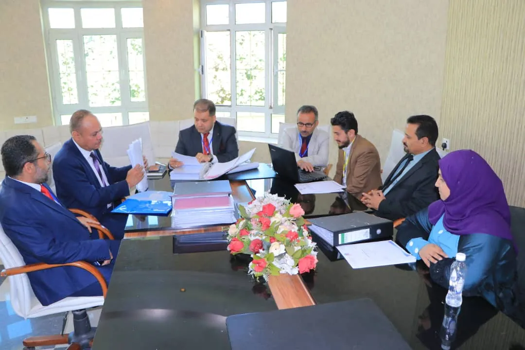 اللجنة الإشرافية العليا للتقييم تنظم نزول ميداني لتقييم برامج الدراسات العليا بالجامعة الإماراتية الدولية