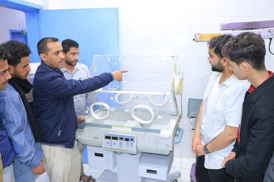 تدشين التدريب العملي لطلبة قسم هندسة المعدات الطبية المستوى الثالث في المستشفى الجمهوري