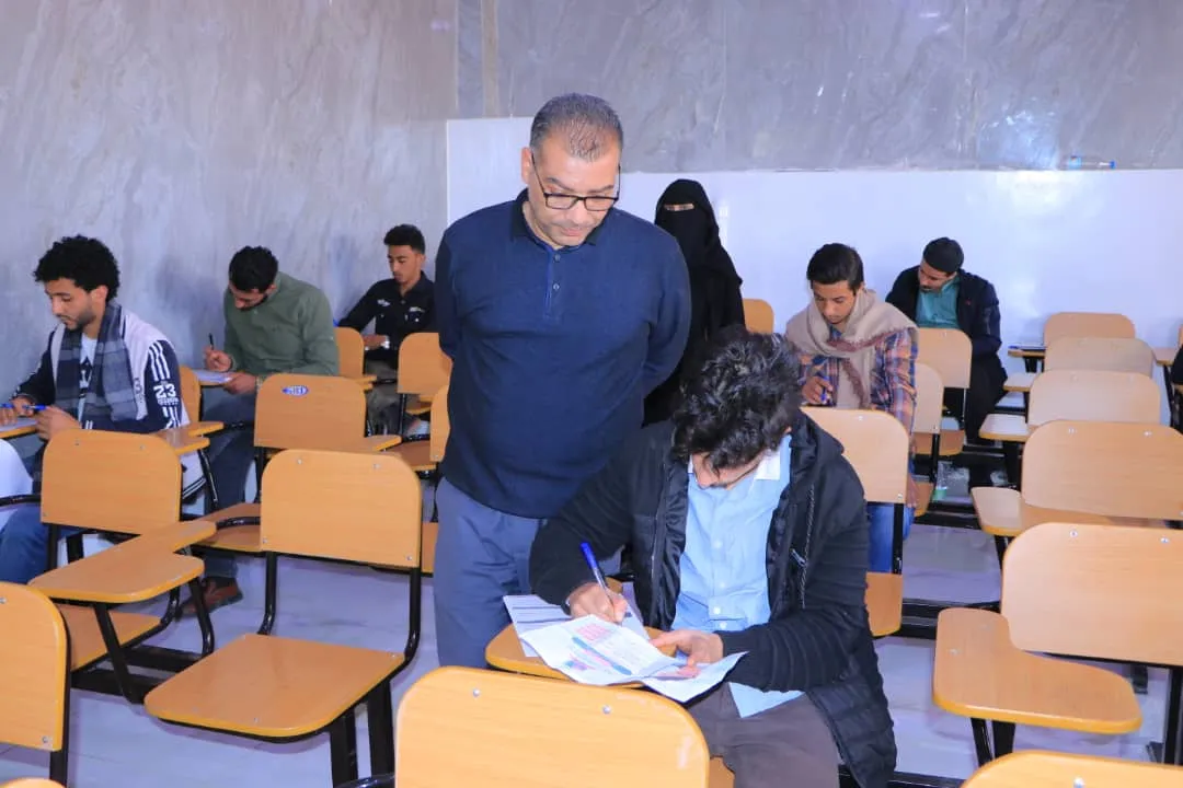 تدشين الإمتحانات النهائية للفصل الدراسي الثاني من العام الجامعي 1446ه‍، في كلية العلوم الإدارية والمالية