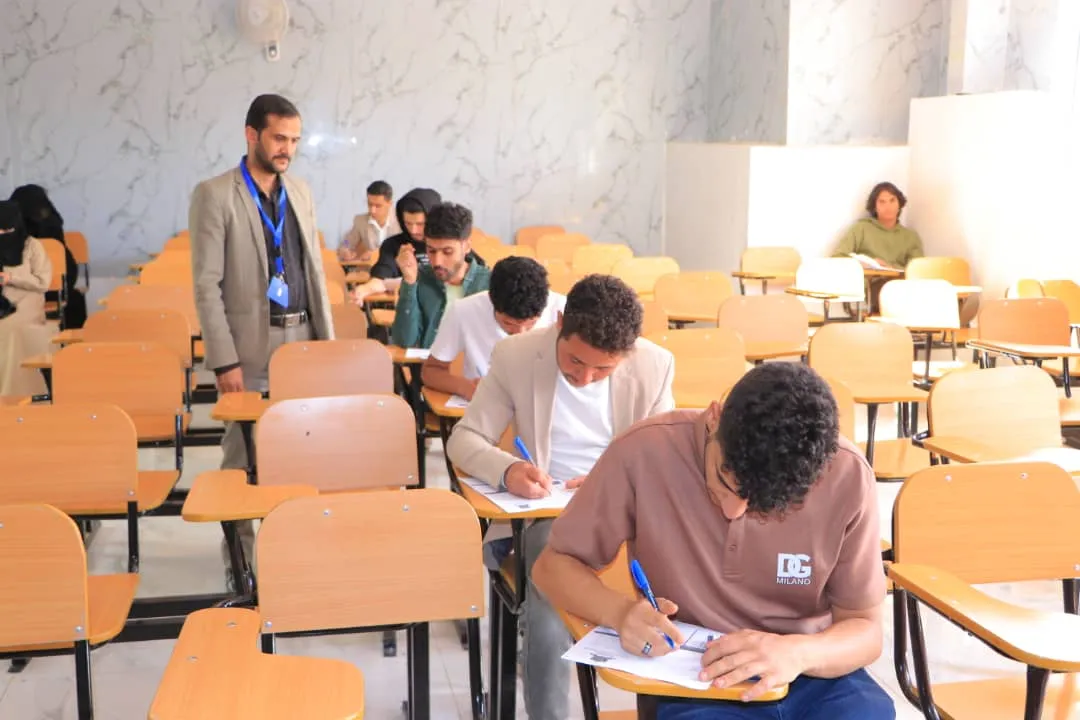 تدشين الإمتحانات النهائية للفصل الدراسي الثاني من العام الجامعي 1446ه‍، في كلية العلوم الإدارية والمالية