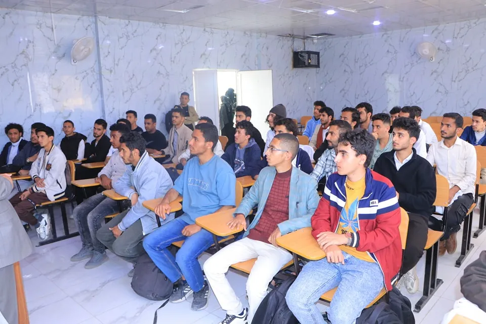 تدشين دورة الإسعافات الأولية لطلبة كلية الطب والعلوم  المستوى الأول بالتعاون مع الهلال الأحمر اليمني