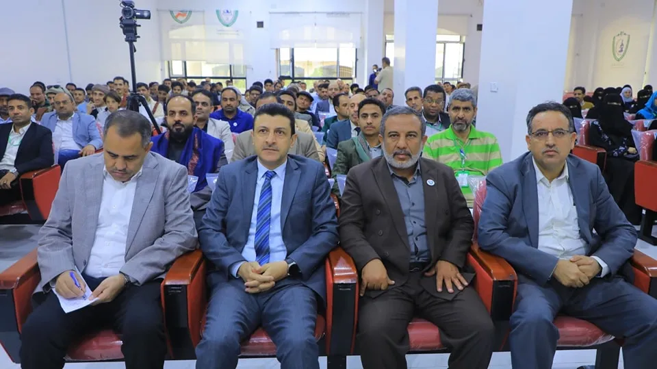 طلاب الجامعة الإماراتية يحصدون المركز الأول في مسابقة القرآن الكريم الثالثة فئة العشرين جزء والمركز الثالث فئة عشرة أجزاء