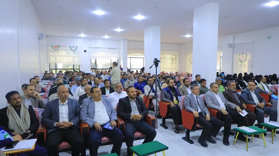 طلاب الجامعة الإماراتية يحصدون المركز الأول في مسابقة القرآن الكريم الثالثة فئة العشرين جزء والمركز الثالث فئة عشرة أجزاء
