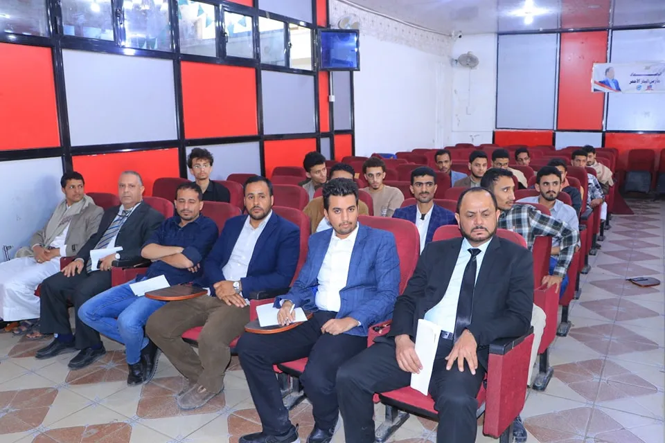 قيادة الجامعة تلتقي أوائل الدفع والمندوبين في مختلف أقسام كلية الهندسة وتكنولوجيا المعلومات بالجامعة