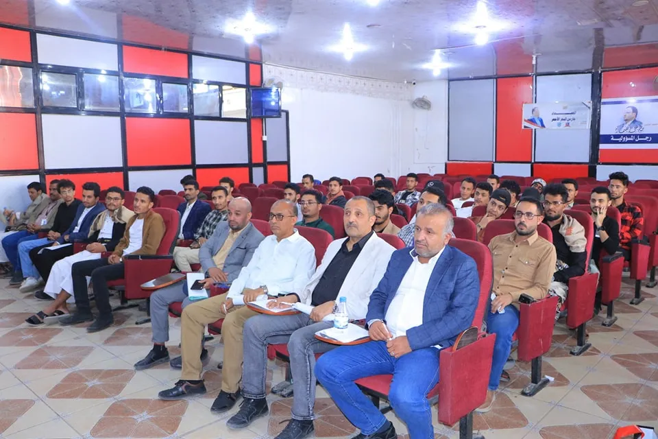 قيادة الجامعة تلتقي أوائل الدفع والمندوبين في مختلف أقسام كلية الهندسة وتكنولوجيا المعلومات بالجامعة