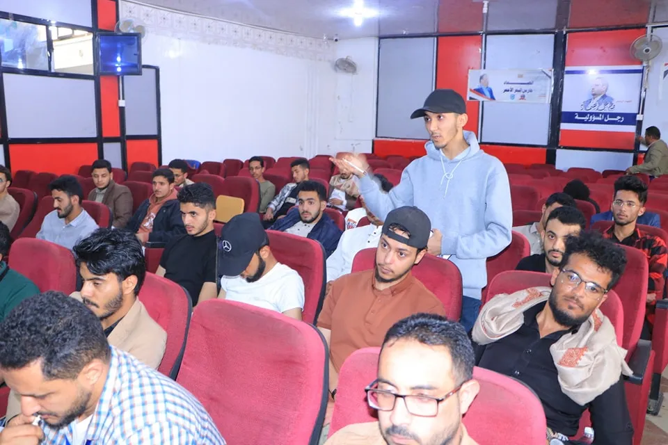 قيادة الجامعة تلتقي أوائل الدفع والمندوبين في مختلف أقسام كلية الهندسة وتكنولوجيا المعلومات بالجامعة