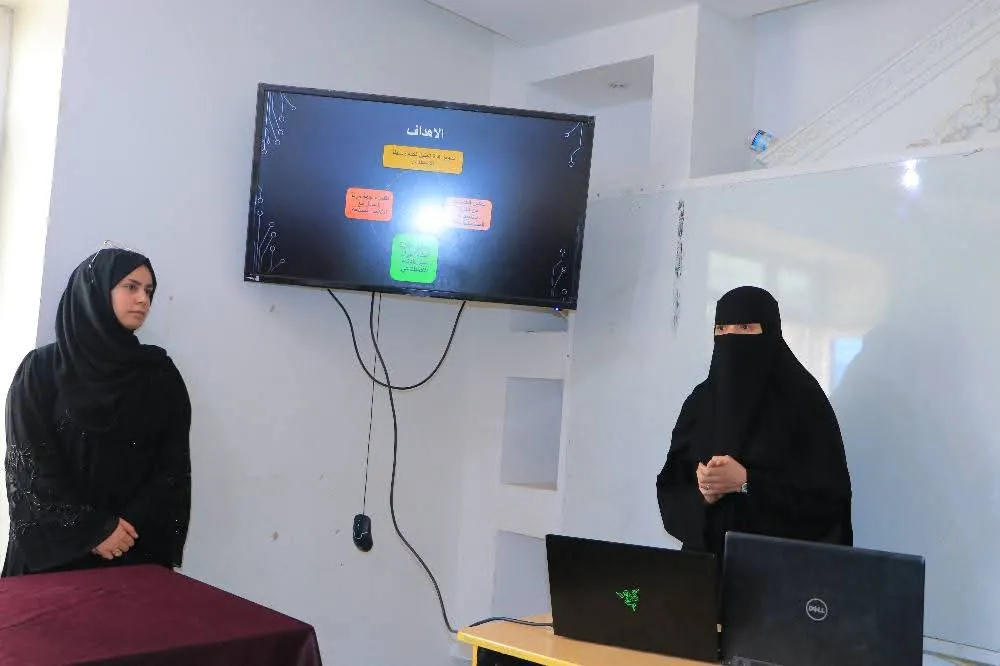 تدشين مناقشة مشاريع التخرج لطلبة كلية الهندسة وتكنولوجيا المعلومات للعام الجامعي 1446ه‍ الموافق 2024ـ2025م