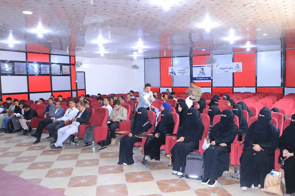 قيادة الجامعة تلتقي أوائل الدفع والمندوبين في مختلف أقسام كلية الطب والعلوم الصحية بالجامعة