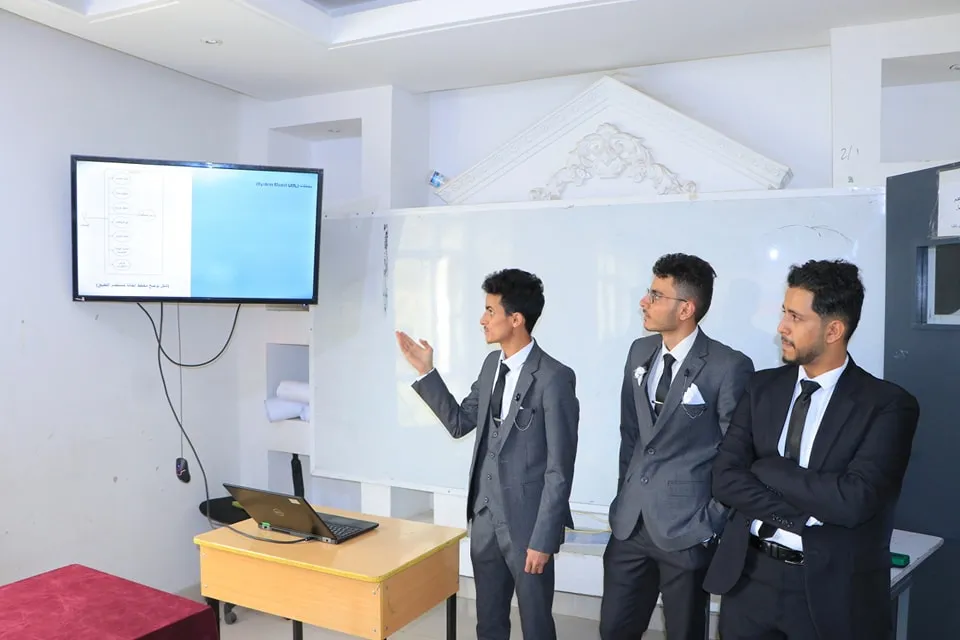 إبتكار لطلاب الجامعة الإماراتية الدولية يُضيء مستقبل إدارة المرور بتقنيات الذكاء الإصطناعي