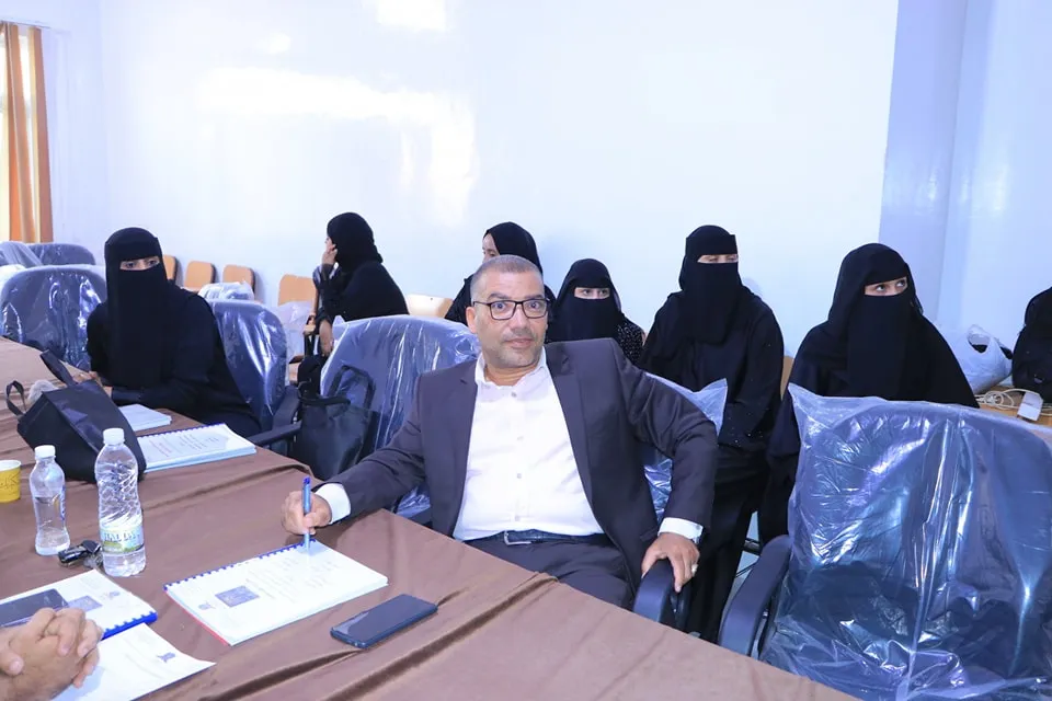 إستمرار مناقشة أبحاث التخرج لطلبة كلية العلوم الإدارية والمالية لليوم الثاني على التوالي