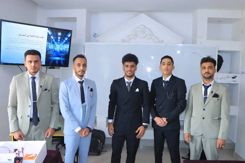 Continuing discussion of graduation projects for students of the College of Engineering and Information Technology at the university for the academic year 1446 AH