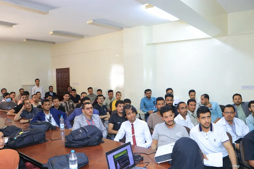 أمين عام الجامعة وعميد كلية الطب يزوران مستشفى الثورة ويلتقيان رئيس الهيئة لبحث سبل التعاون المشترك وتفقد تدريب الطلبة