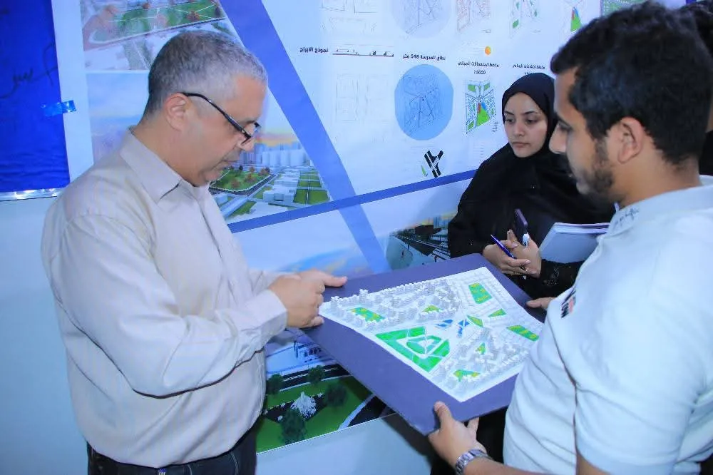 Discussing innovative scientific projects for architecture students in the urban planning course to re-plan neighborhood unit No. (445) in the capital, Sana’a.