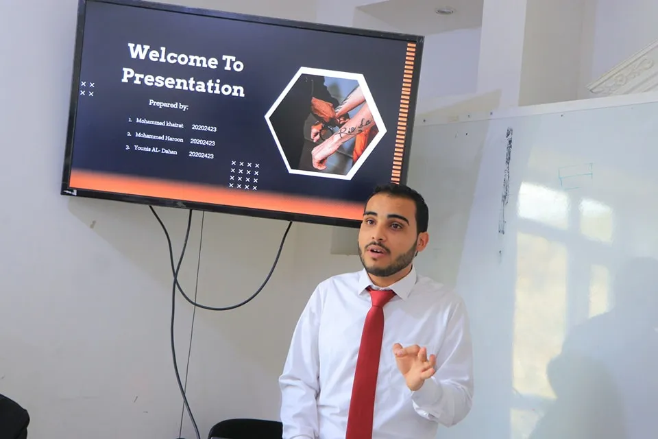 مناقشة مشاريع تخرج نوعية لطلبة أمن المعلومات تعكس تميّز مخرجات الجامعة الأكاديمية