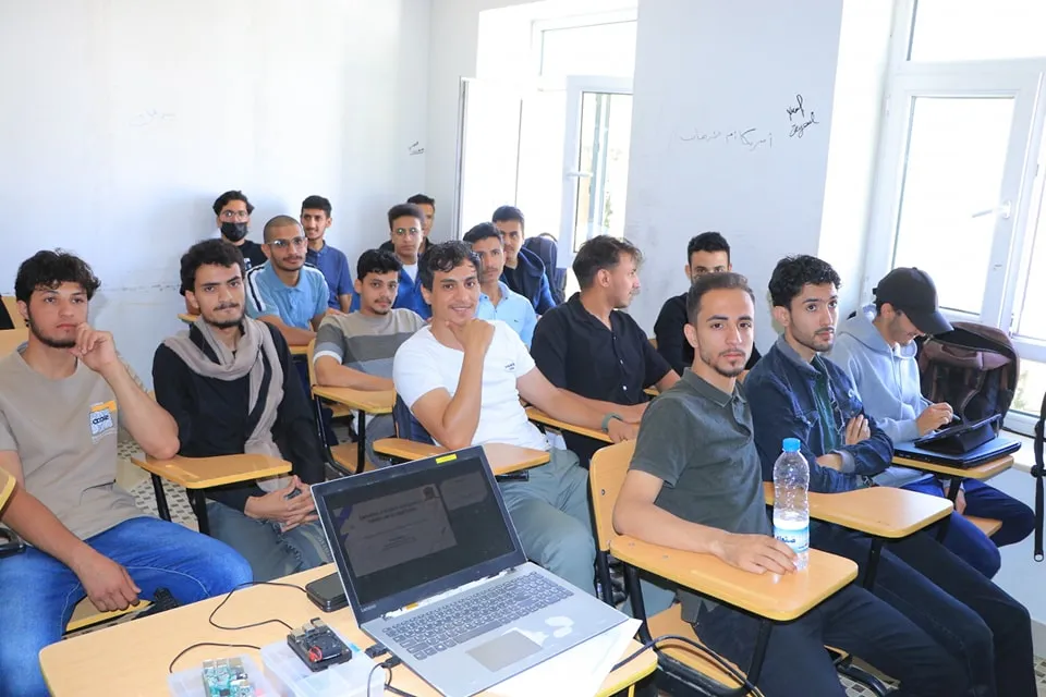 تدشين الدورة التدريبية حول تطبيقات الذكاء الإصطناعي في الروبوتات وإنترنت الأشياء بإستخدام لغة البايثون