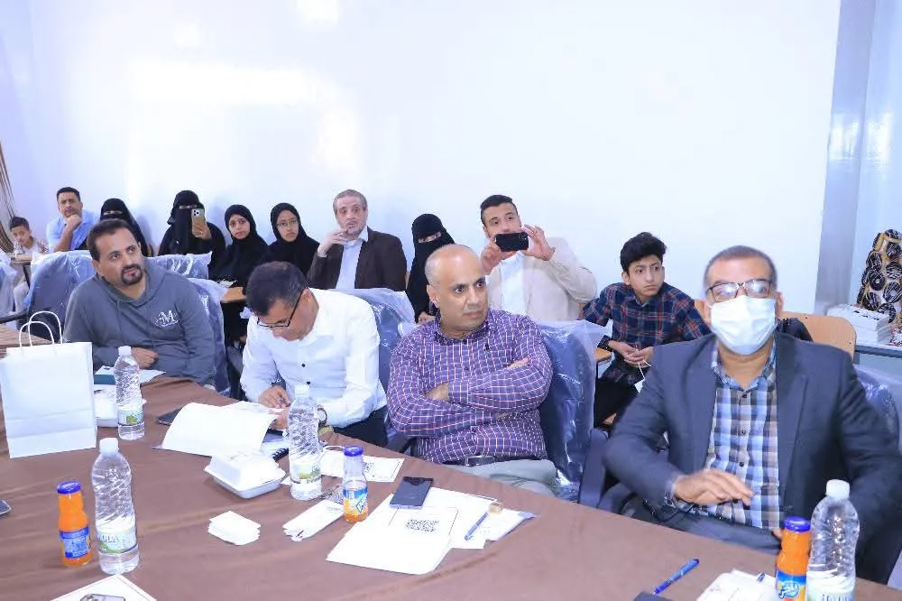 إختتام مناقشة أبحاث ومشاريع التخرج لطلبة كلية العلوم الإدارية والمالية للعام الجامعي 1446ه‍ الموافق 2024-2025م