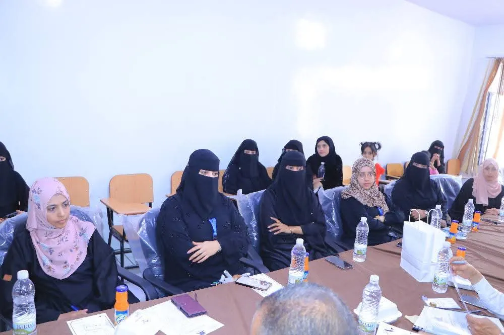 إختتام مناقشة أبحاث ومشاريع التخرج لطلبة كلية العلوم الإدارية والمالية للعام الجامعي 1446ه‍ الموافق 2024-2025م