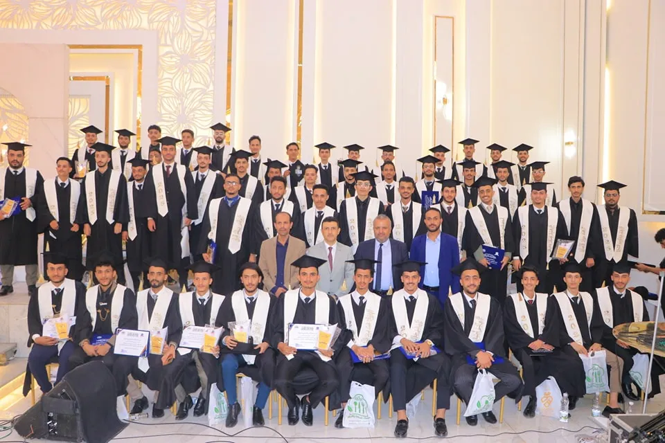 حفل فني طلابي لتوديع الدفعة الثامنة من قسم هندسة المعدات الطبية بالجامعة الإماراتية للعام الجامعي 1446هـ الموافق 2024-2025م