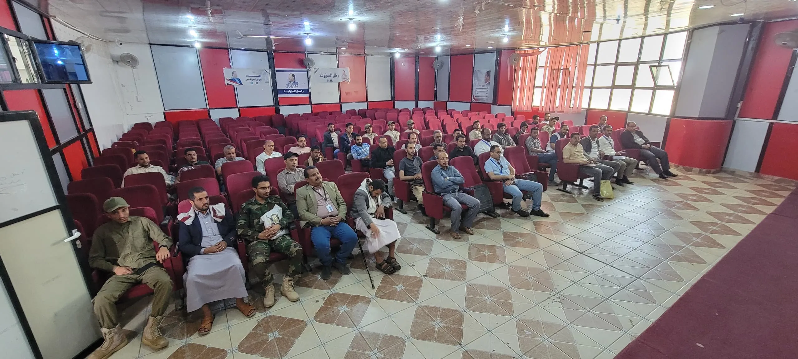 The Emirates International University launches the second phase of "Al-Aqsa Flood" courses for its academic and administrative staff.