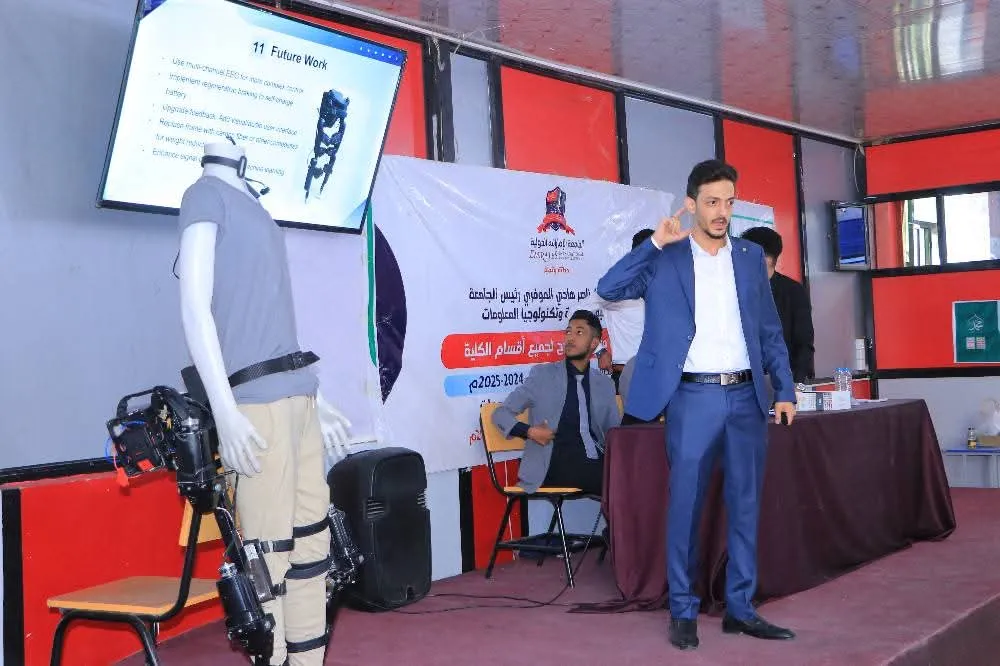 نائب وزير التربية والتعليم يشيد بمخرجات الجامعة الإماراتية الدولية ومشاريع طلبة هندسة المعدات الطبية