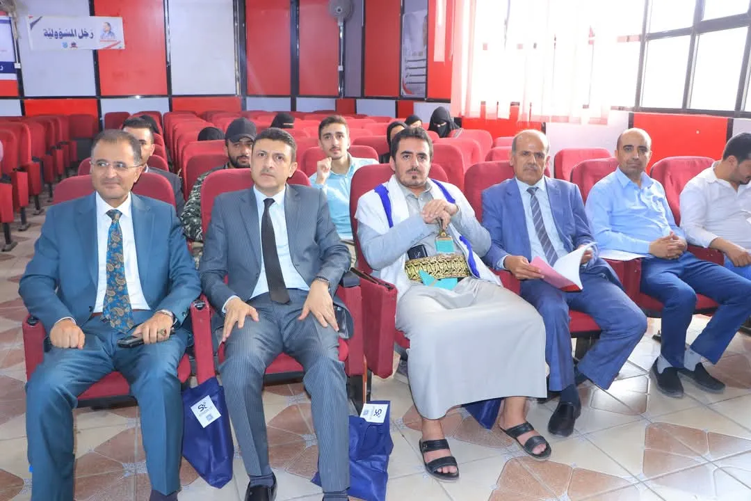 نائب وزير التربية والتعليم يشيد بمخرجات الجامعة الإماراتية الدولية ومشاريع طلبة هندسة المعدات الطبية