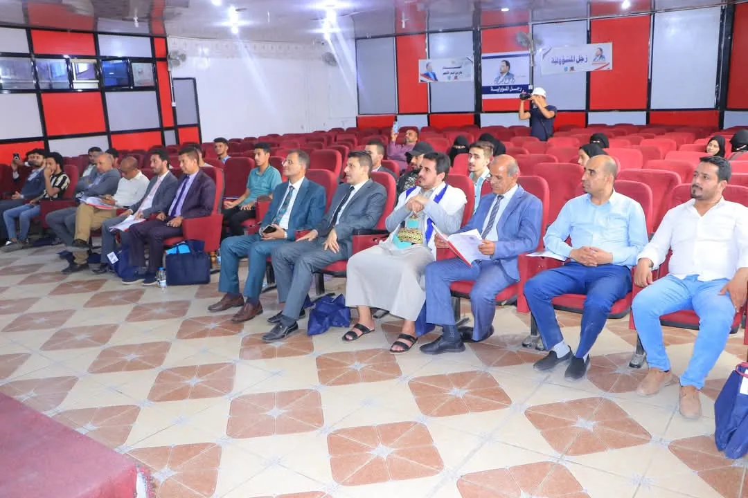 نائب وزير التربية والتعليم يشيد بمخرجات الجامعة الإماراتية الدولية ومشاريع طلبة هندسة المعدات الطبية