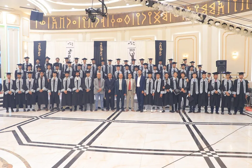 حفل فني طلابي لتوديع الدفعة الثامنة من قسم تكنولوجيا المعلومات بالجامعة للعام الجامعي 1446هـ