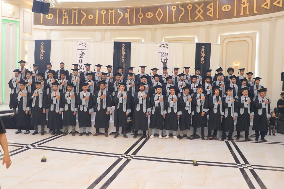 حفل فني طلابي لتوديع الدفعة الثامنة من قسم تكنولوجيا المعلومات بالجامعة للعام الجامعي 1446هـ