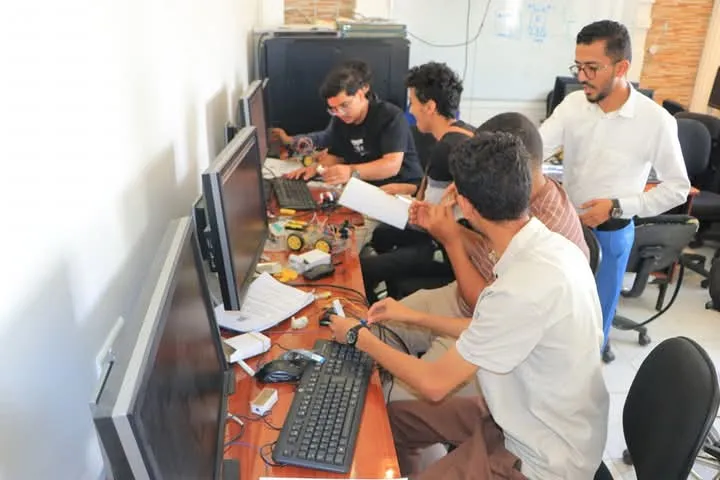 استمرار الدورة التدريبية حول تطبيقات الذكاء الإصطناعي في الروبوتات وإنترنت الأشياء بإستخدام لغة البايثون