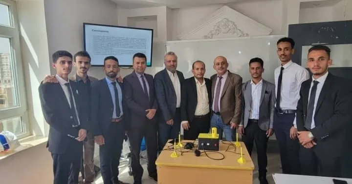 طلاب من قسم هندسة المعدات الطبية يناقشون مشروعين إبتكاريين يعززان رعاية الأطفال وكشف أمراض القلب