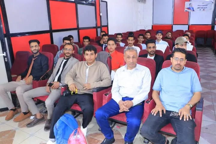 The College of Medicine and Health Sciences at the Emirates International University organizes a scientific day to discuss graduation projects for students in the Department of Laboratory Medicine.
