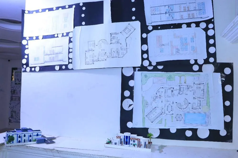 إبداع واعد في أولى خطوات التخصص.. طلبة الهندسة المعمارية مستوى أول يسلمون مشاريعهم في مقرر "تصميم معماري 1"