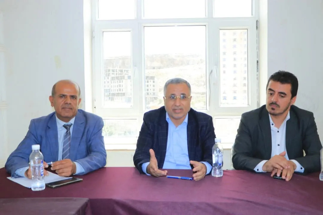The university leadership held an expanded meeting with the College of Engineering staff to discuss the progress of the educational process and preparations for the academic year 1447 AH.