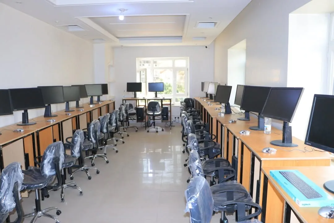 The university leadership held an expanded meeting with the College of Engineering staff to discuss the progress of the educational process and preparations for the academic year 1447 AH.