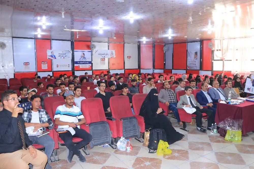 Launching the graduation project discussions for students of the Department of Architecture at the Emirates International University for the academic year 1446 AH