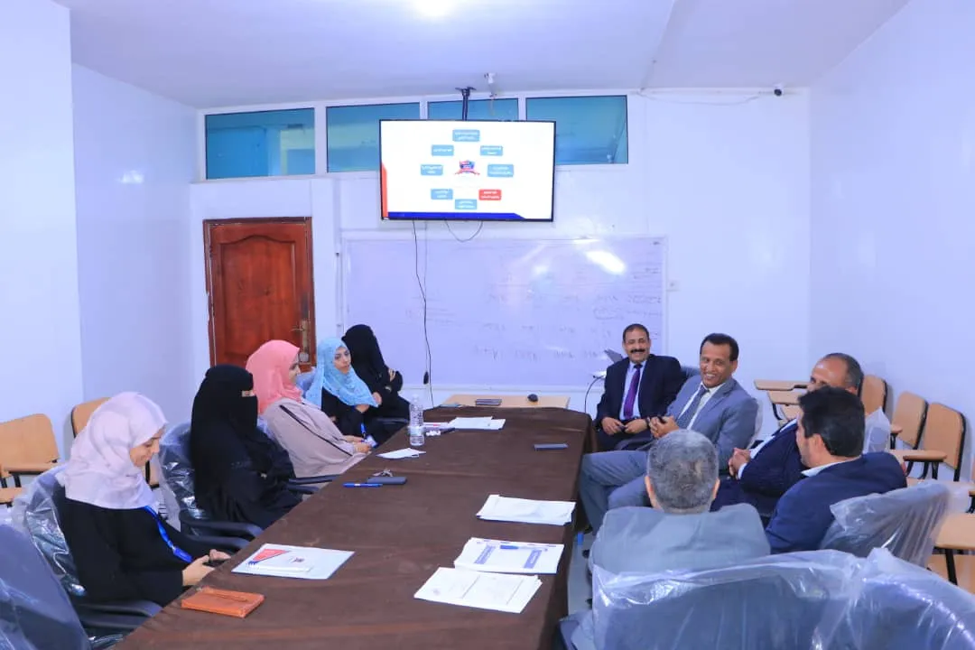 قيادة الجامعة تعقد اجتماعاً مع كادر مركز التطوير وضمان الجودة لمناقشة تقارير وإنجازات المركز وخططه المستقبلية
