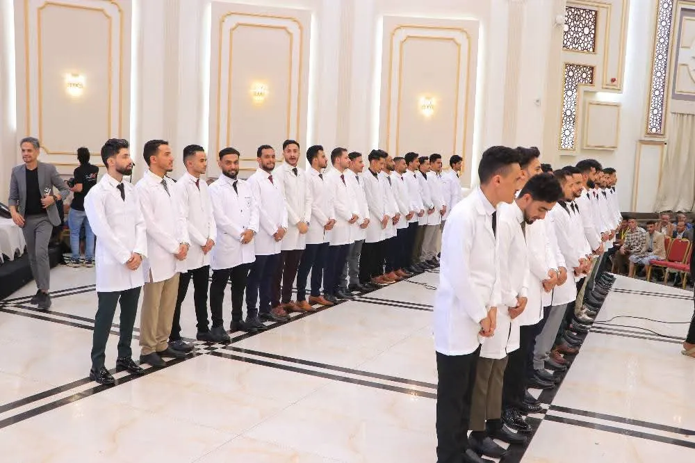 حفل فني طلابي لتوديع الدفعة الثامنة من كلية طب الأسنان بالجامعة الإماراتية الدولية للعام الجامعي 1446ه‍