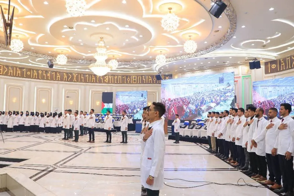 حفل فني طلابي لتوديع الدفعة الثامنة من كلية طب الأسنان بالجامعة الإماراتية الدولية للعام الجامعي 1446ه‍