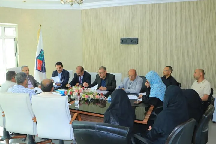 اجتماع موسّع للجنة العليا للقبول والتسجيل برئاسة رئيس الجامعة لمتابعة سير القبول واستعراض مستجدات الخطة التسويقية
