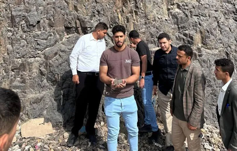 طلاب قسم النفط والغاز ينفذون رحلة جيولوجية علمية لتعزيز التعليم التطبيقي