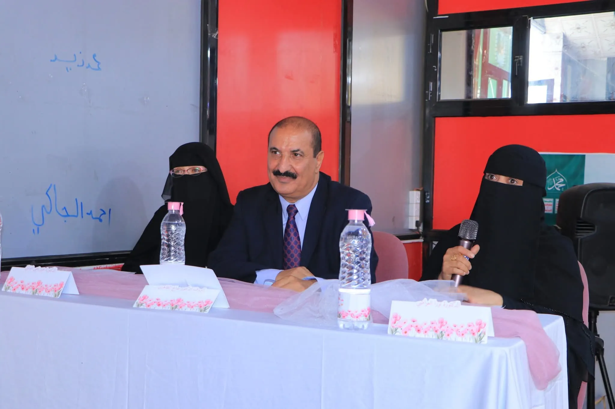 إختتام مناقشة مشاريع تخرج الدفعة السابعة من طلاب الطب البشري وسط إشادة أكاديمية بمستوى الأبحاث