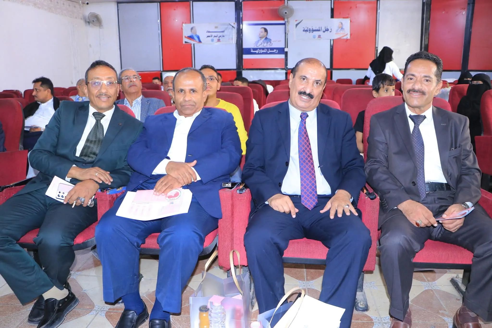 إختتام مناقشة مشاريع تخرج الدفعة السابعة من طلاب الطب البشري وسط إشادة أكاديمية بمستوى الأبحاث