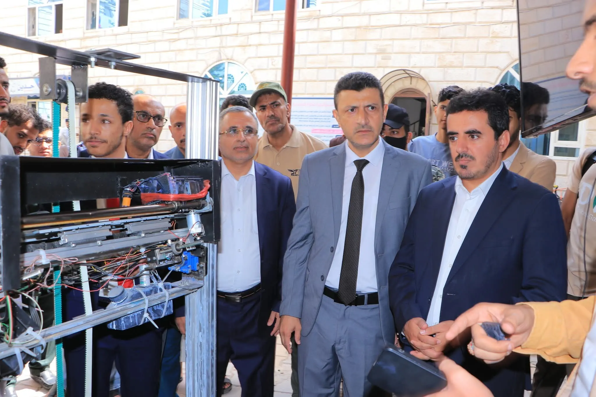 The Deputy Minister of Education inaugurates the first innovative science exhibition for students of the Mechatronics Engineering Department at the Emirates International University.