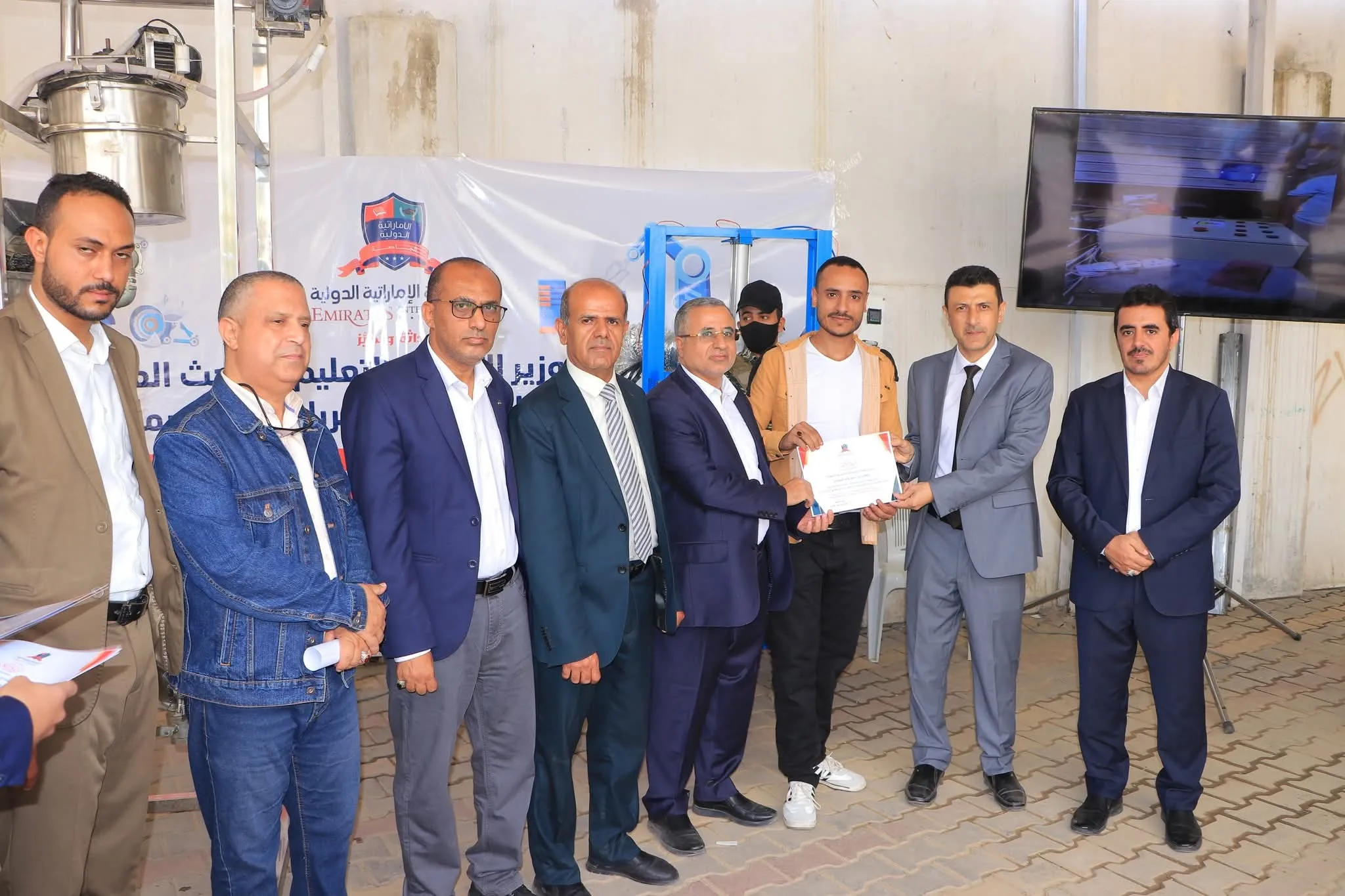 The Deputy Minister of Education inaugurates the first innovative science exhibition for students of the Mechatronics Engineering Department at the Emirates International University.