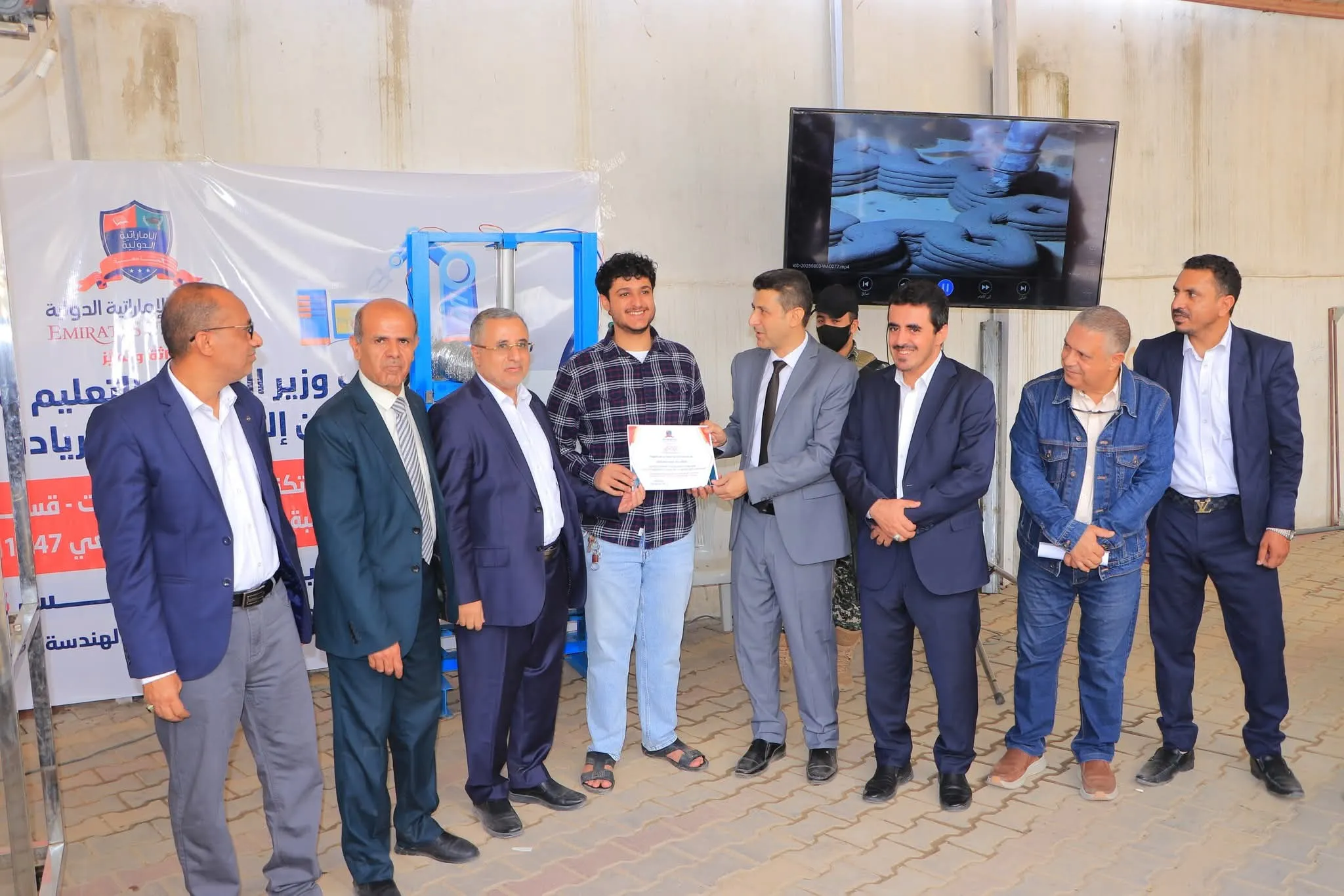 The Deputy Minister of Education inaugurates the first innovative science exhibition for students of the Mechatronics Engineering Department at the Emirates International University.