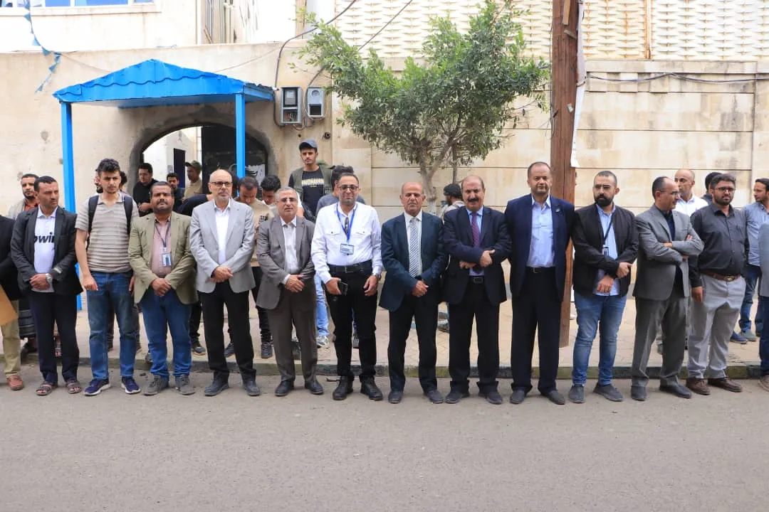الجامعة الإماراتية تنظم وقفة تضامنية مع الشعب الفلسطيني تحت شعار" ثباتا مع غزة وفلسطين00 ورفضاً لصفقات الخداع والخيانة"