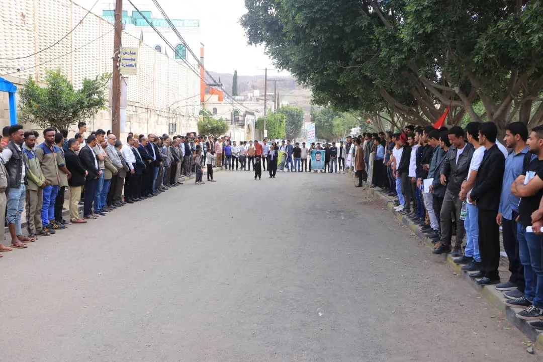 الجامعة الإماراتية تنظم وقفة تضامنية مع الشعب الفلسطيني تحت شعار" ثباتا مع غزة وفلسطين00 ورفضاً لصفقات الخداع والخيانة"