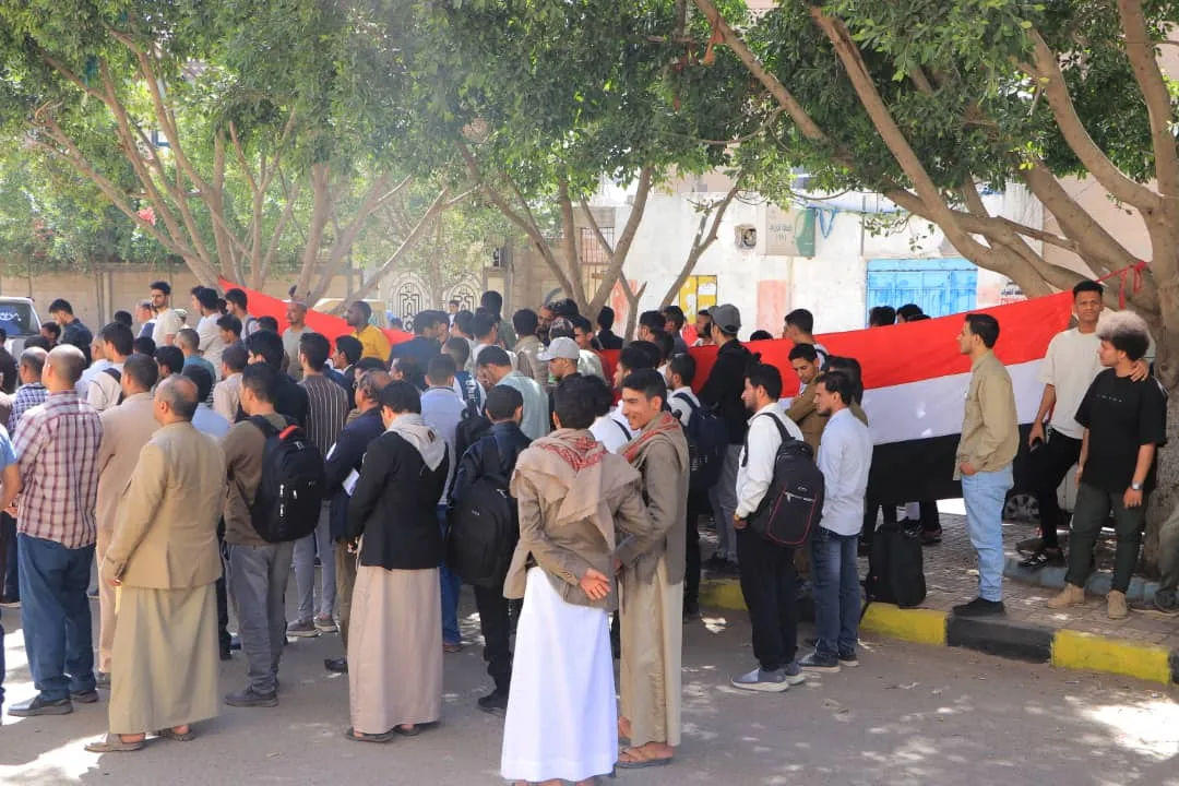 The UAE University organizes a solidarity stand with the Palestinian people under the slogan "We remain steadfast with Gaza... and our readiness is high to confront all enemy conspiracies."
