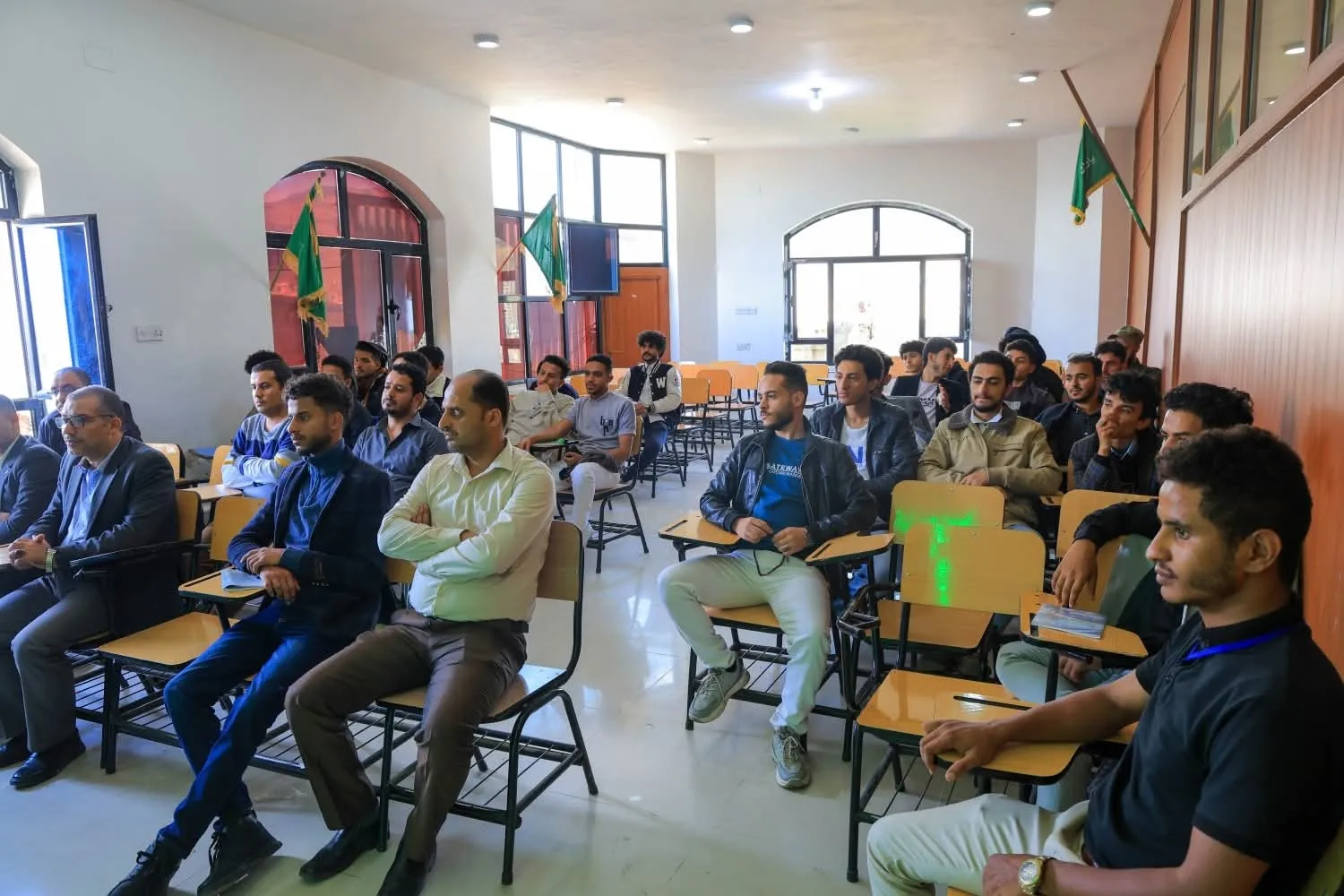 كلية العلوم الإدارية والمالية تحتفي بذكرى المولد النبوي الشريف بندوة ثقافية